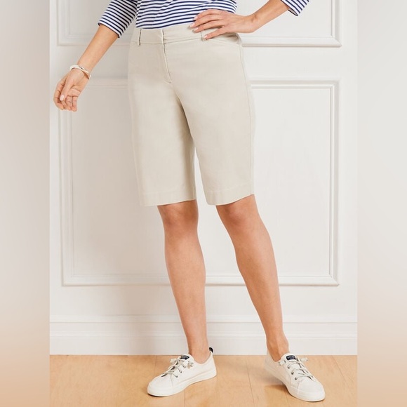 Talbots Pants - The Perfect Short Size 6 Light Khaki Stretch 10.5” Chino Bermuda Shorts